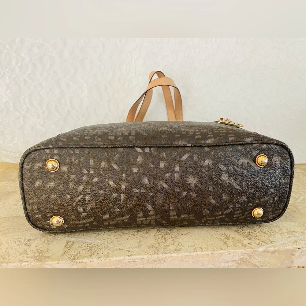 MICHAEL KORS brown logo large Voyager crossgrain leather tote shoulder bag - Picture 6 of 10